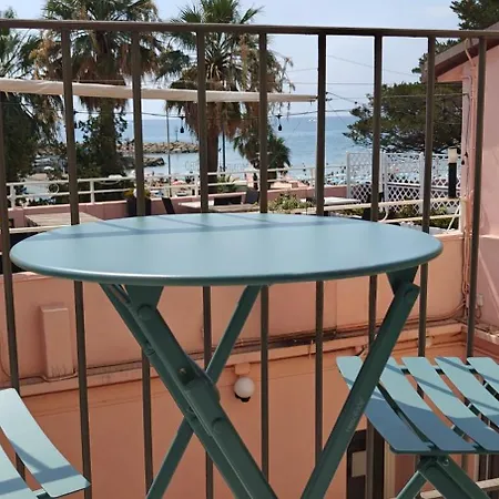 Lägenhet Deluxe La Terrazza Sul Mare