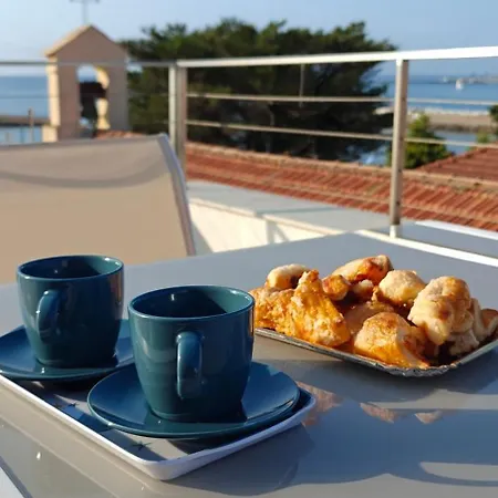 Lägenhet Deluxe La Terrazza Sul Mare
