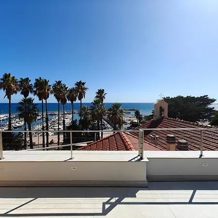 Deluxe La Terrazza Sul Mare Apartment